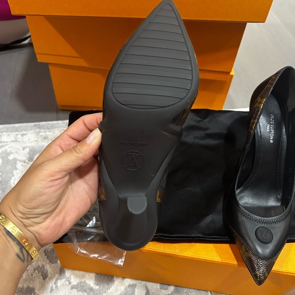 AUTHENTIC Louis Vuitton Archlight Pump - Picture 5 of 6